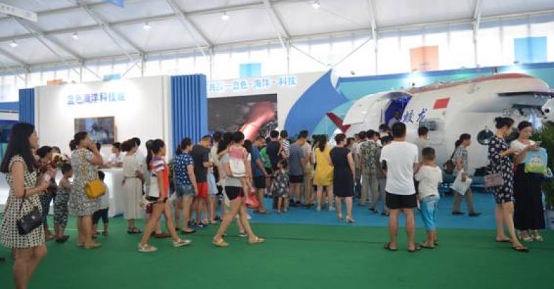 “蛟龍”現(xiàn)身  極地連線(xiàn) 中國(guó)館藍(lán)色海洋科技展受熱捧